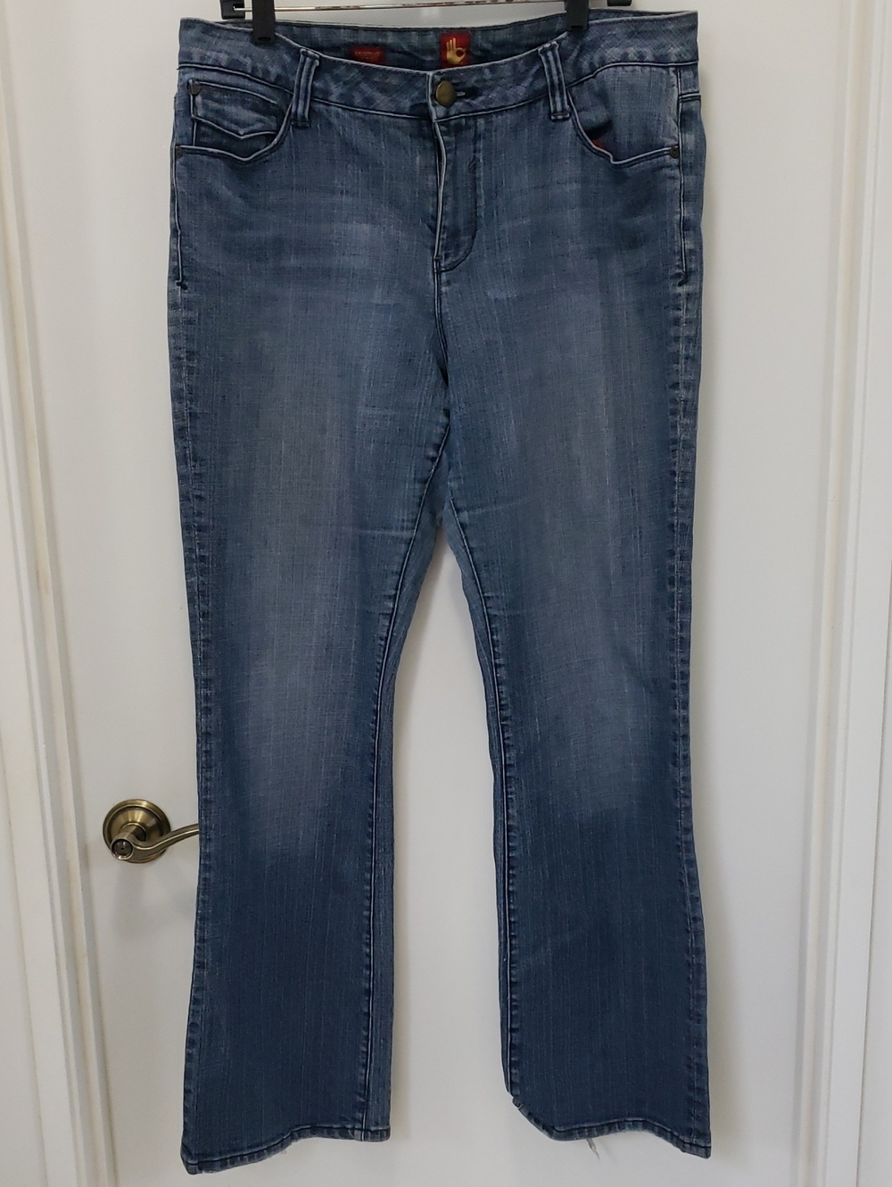 〰️Sasson Jeans〰️ Medium Wash Blue Bootcut Boogie Jeans 14